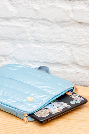 PORTA LAPTOP PUFFY - CELESTE SHINY
