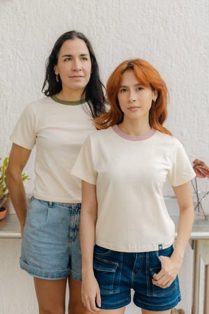 BABY TEE - CREMA CUELLO OLIVA