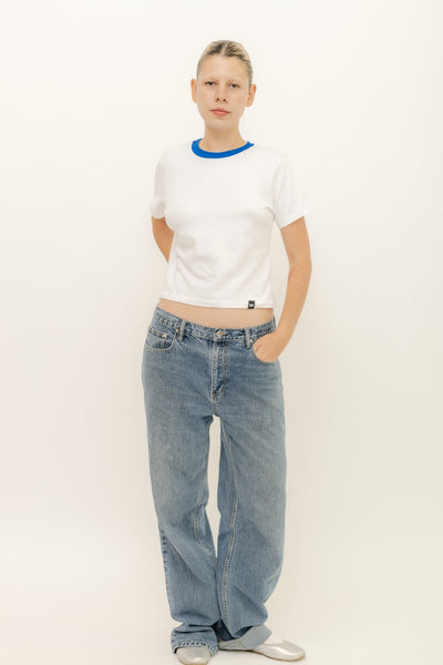 BABY TEE - BLANCA CUELLO AZUL