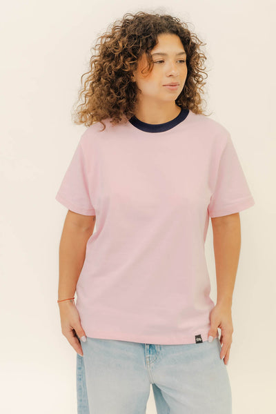 BOXY TEE - PINK CUELLO AZUL MARINO